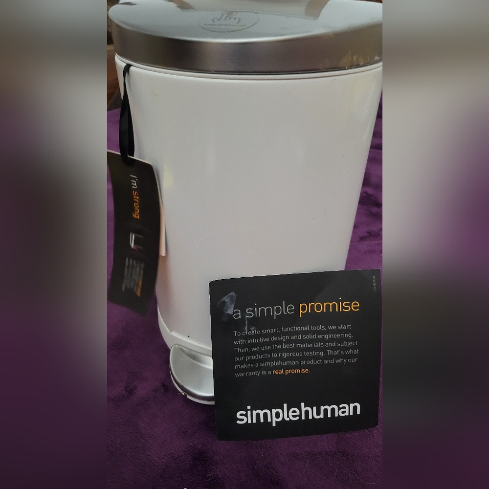 Simple Human Trash Can - Picture 3 of 5